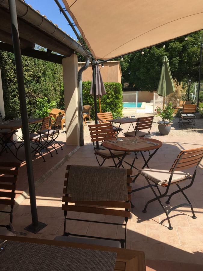 Le Cheval Blanc La Bastide-des-Jourdans Exterior foto